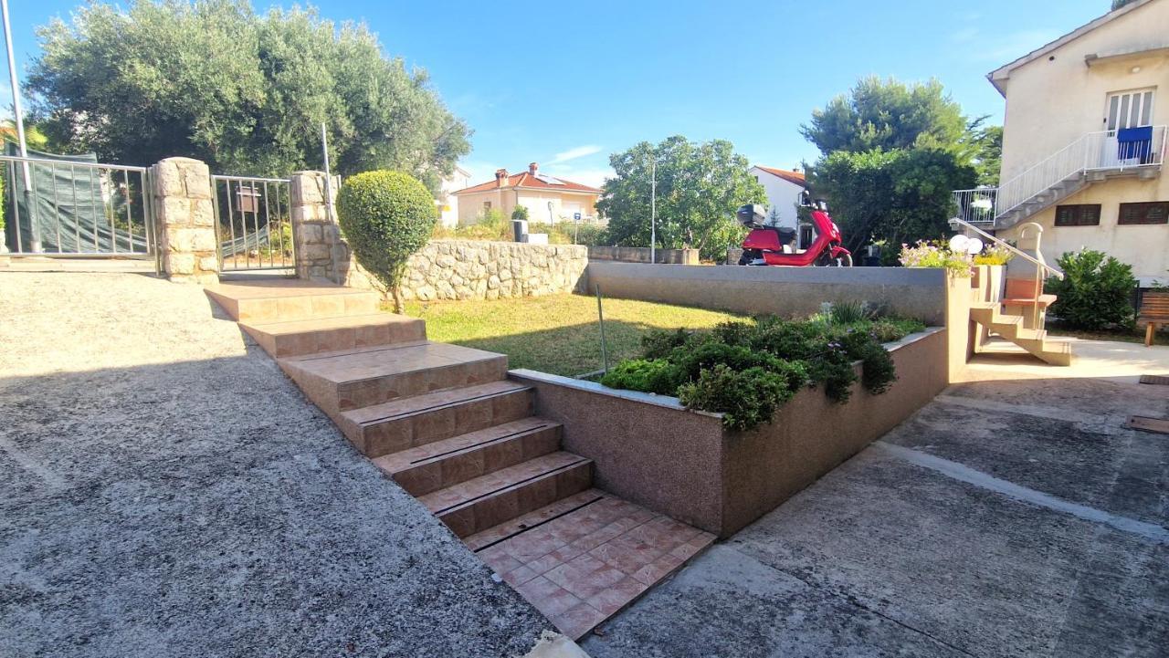 Garden Apartments Krk Town Esterno foto