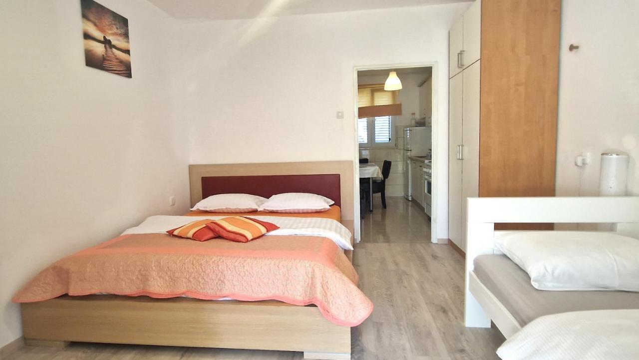 Garden Apartments Krk Town Esterno foto
